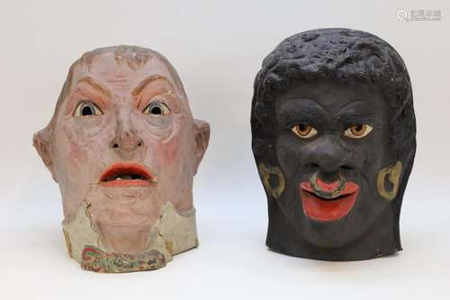 Paar oude papier maché maskers van karakterpoppen - Hoogtes ...