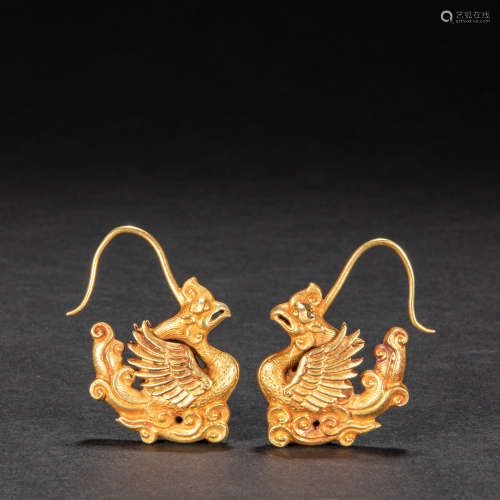 CHINA A PAIR OF PURE GOLD EARRINGS, DURING THE LIAOJIN PERIO...