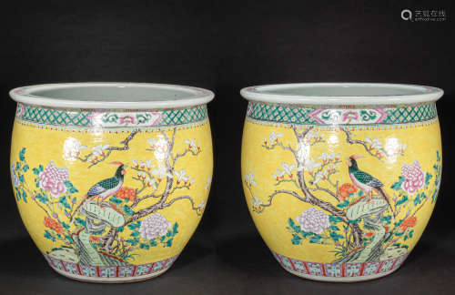 A PAIR OF CHINESE FAMILLE ROSE FISH TANKS, QING DYNASTY
