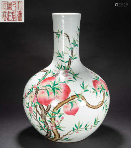 CHINESE FAMILLE ROSE BOTTLE, QING DYNASTY