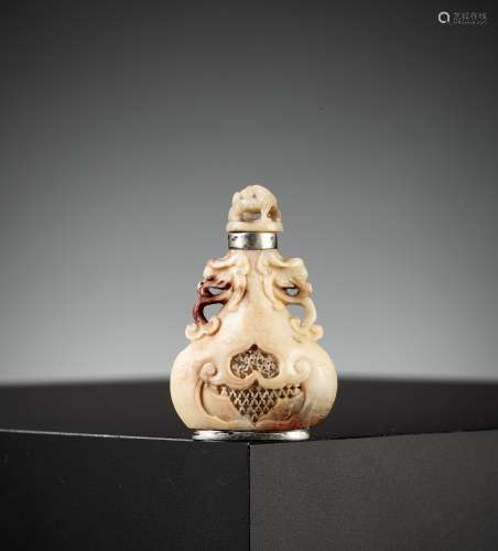 A RETICULATED SOAPSTONE SNUFF BOTTLE, 18TH-19TH CENTURY