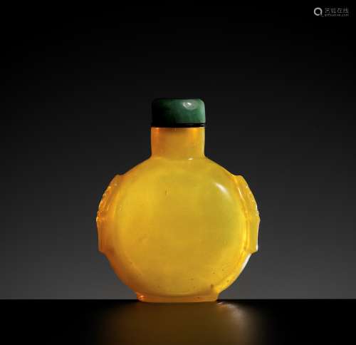 AN IMPERIAL YELLOW GLASS SNUFF BOTTLE, EARLY 18TH- EARLY 19T...