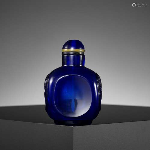 A SAPPHIRE-BLUE GLASS ‘INTEGRAL DISH’ SNUFF BOTTLE, 18TH CEN...