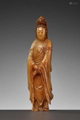 A CARVED SOAPSTONE FIGURE OF GUANYIN, LATE QING TO REPUBLIC