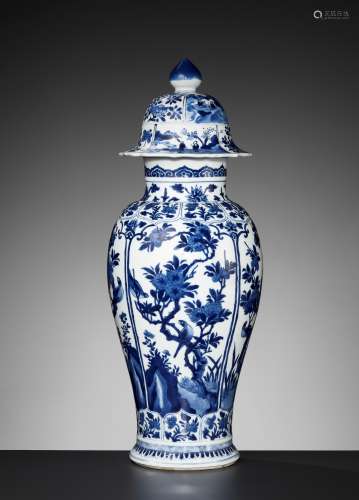 A BLUE AND WHITE BALUSTER VASE AND COVER, KANGXI PERIOD