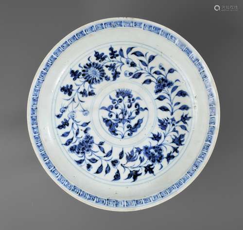 A BLUE AND WHITE ‘FOUR SEASONS’ PORCELAIN DISH, MING DYNASTY