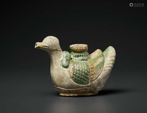 A SANCAI-GLAZED ‘DUCK’ CERAMIC EWER, LIAO DYNASTY