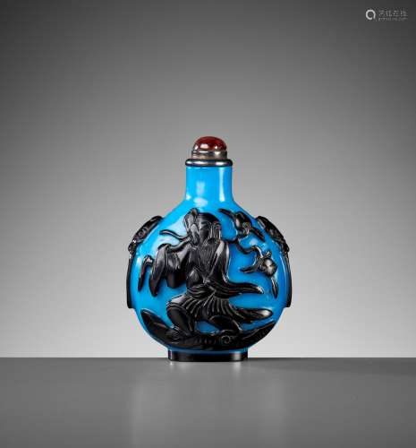 A TURQUOISE GROUND BLACK OVERLAY GLASS SNUFF BOTTLE, 1820-18...