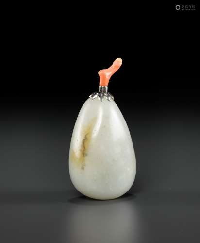 A PALE CELADON AND RUSSET JADE ‘PEBBLE’ SNUFF BOTTLE, QING D...
