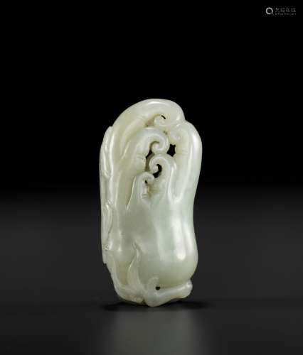 A ‘BUDDHA’S HAND’ POMANDER JADE PENDANT, QING DYNASTY