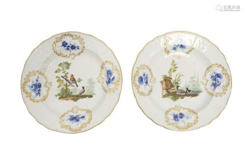 35-Meissen : une paire d'assiettes creuses en porcelaine...