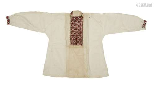 80-Vêtement indien en coton blanc à décor de motifs floraux