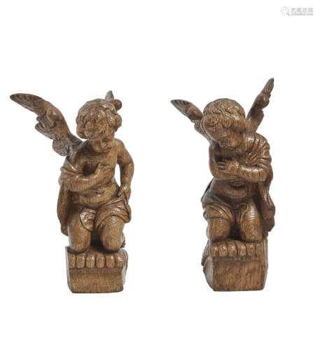 232-Belle paire d'anges en chêne sculpté