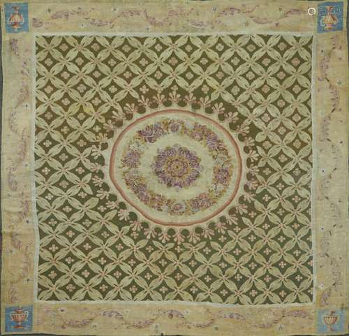 486-AUBUSSON
Tapis en laine polychrome à décor de croisillon...