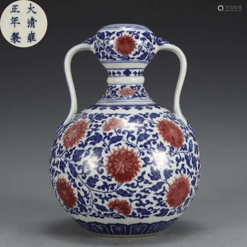 An Underglaze Blue and Copper Red Double Gourds Vase