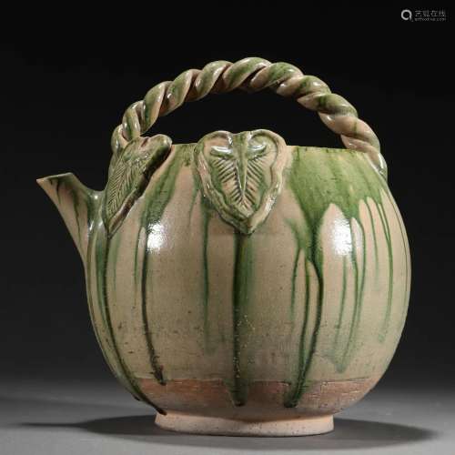 A Sancai Glazed Pottery Ewer