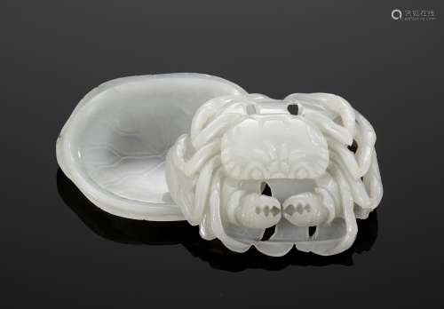 A WHITE JADE ‘CRAB’ SEAL PASTE BOX AND COVER, 18TH CENTURY