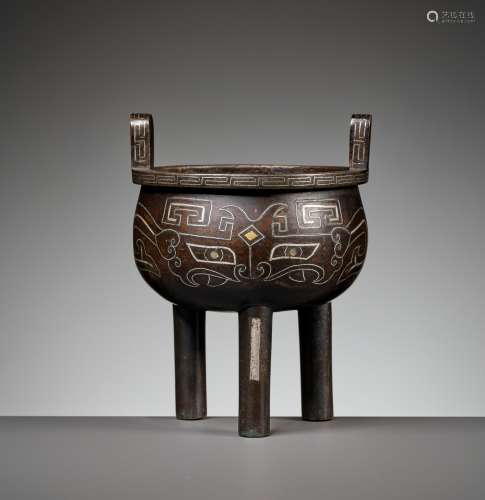 A GILT AND SILVER-INLAID BRONZE ‘ARCHAISTIC’ CENSER, DING, L...