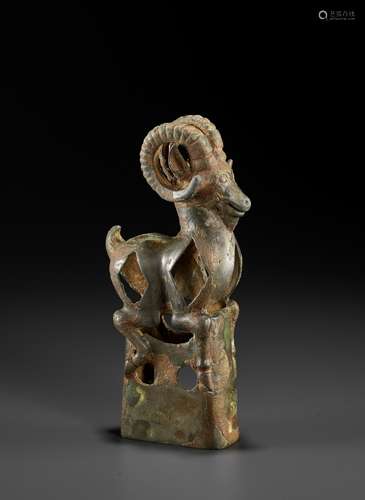 A WESTERN ASIATIC BRONZE ‘GOAT’ OPENWORK FINIAL