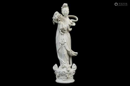 Chinese sculptuur in 'blanc de Chine"- porselein : ...