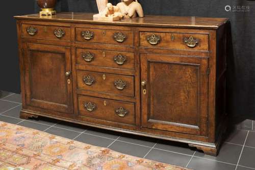 Achttiende eeuwse Engelse Georgian dresser in eik met twee d...