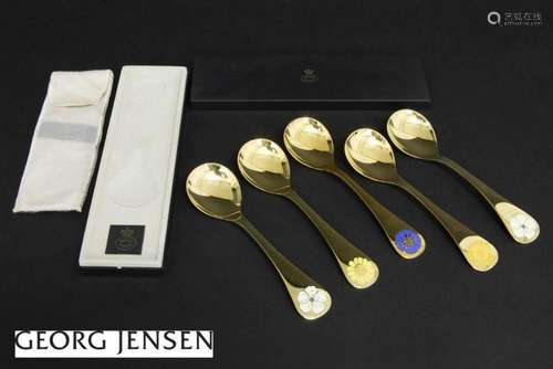 GEORG JENSEN vijf jaarlepels in verguld massief zilver (verm...