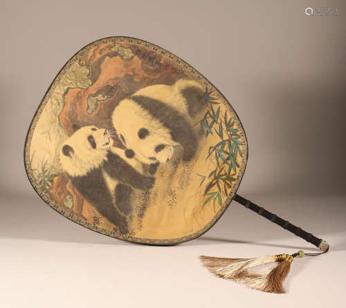 Silk animal fan of Ma Jin in Qing Dynasty