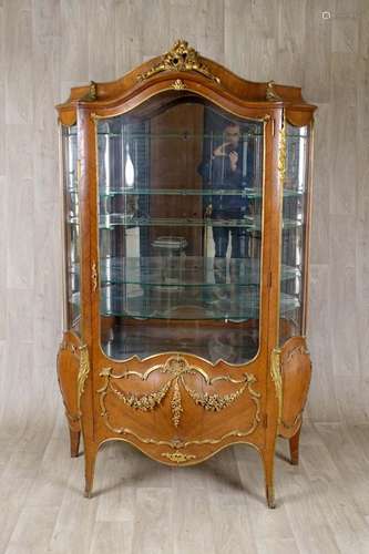 Vitrine de Style Louis XV