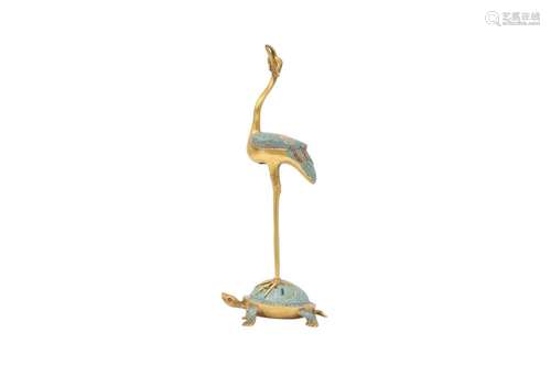 A CHINESE CLOISONNÉ ENAMEL MODEL OF A CRANE AND TORTOISE.