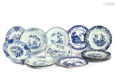 Lot consisting of fourteen blue and white porcelain plates, ...