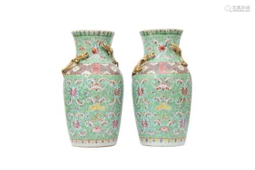 A PAIR OF CHINESE FAMILLE ROSE VASES.