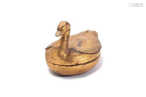 Oriental box in gilded lacquer in the shape of a duck, late ...