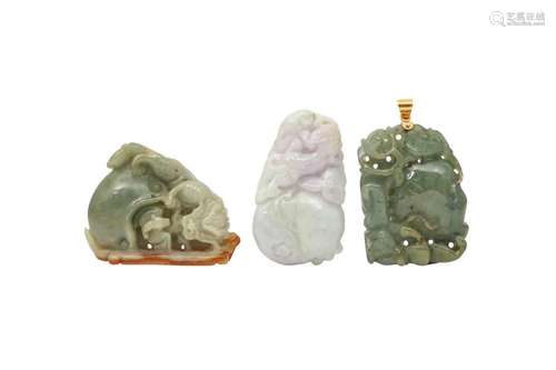 THREE CHINESE JADE PENDANTS.