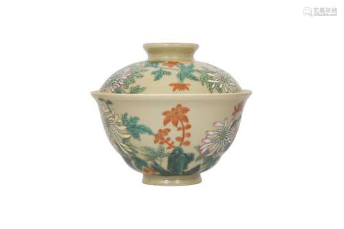 A CHINESE FAMILLE ROSE 'CHRYSANTHEMUM' BOWL AND COVE...