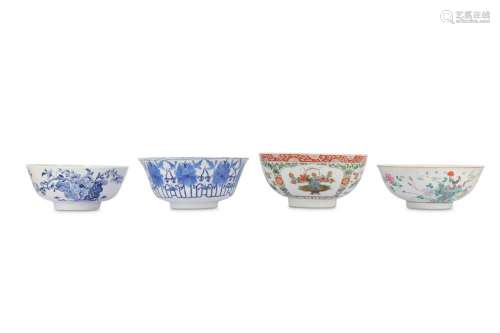 FOUR CHINESE PORCELAIN BOWLS.