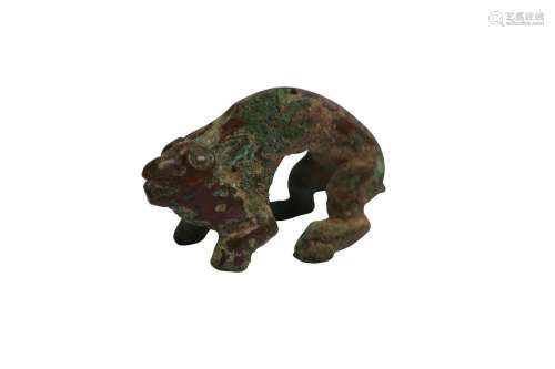 A SMALL CHINESE BRONZE MODEL OF AN ANIMAL.