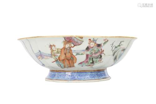 A CHINESE FAMILLE ROSE BOWL.