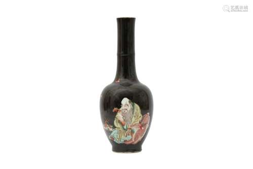 A CHINESE FAMILLE VERTE 'SHOULAO' BOTTLE VASE.