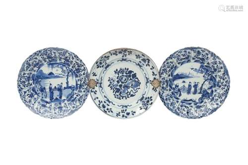 THREE CHINESE BLUE AND WHITE DISHES.