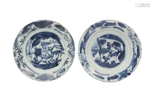 TWO CHINESE BLUE AND WHITE 'DEER' DISHES.