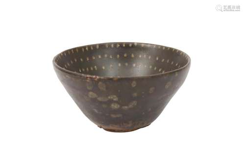 A CHINESE SPOTTED POTTERY BOWL.