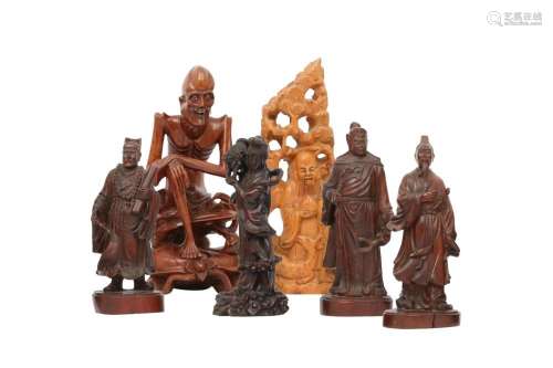 SIX CHINESE WOOD FIGURES.