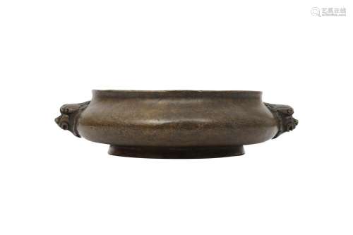 A CHINESE BRONZE INCENSE BURNER.