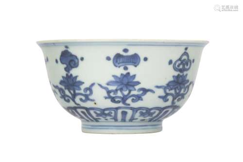 A CHINESE BLUE AND WHITE 'BAJIXIANG' BOWL.