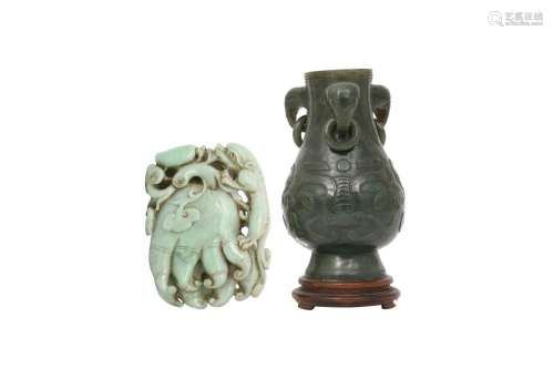 A CHINESE SPINACH JADE ARCHAISTIC VASE TOGETHER WITH A JADEI...