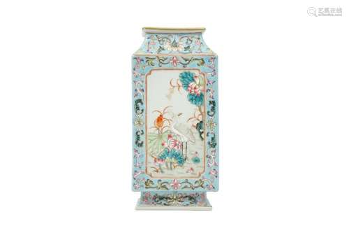 A CHINESE FAMILLE ROSE 'BIRDS AND FLOWERS' VASE.