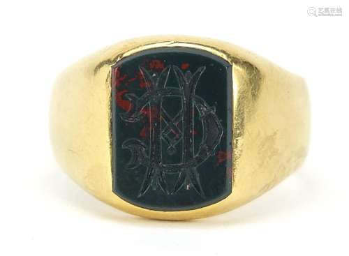 18ct gold bloodstone intaglio seal ring, size R, 9.0g