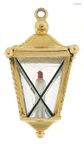 18ct gold hanging lantern charm, 2.5cm high, 3.2g
