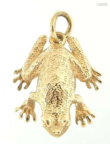 9ct gold frog charm, 1.8cm in length, 3.6g