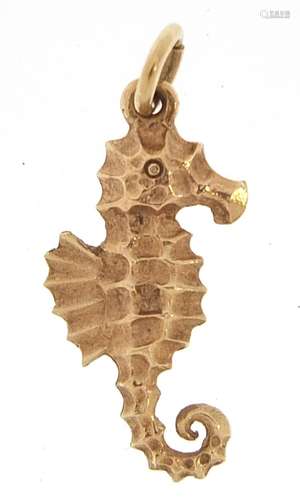 9ct gold seahorse charm, 2.1cm high, 1.2g